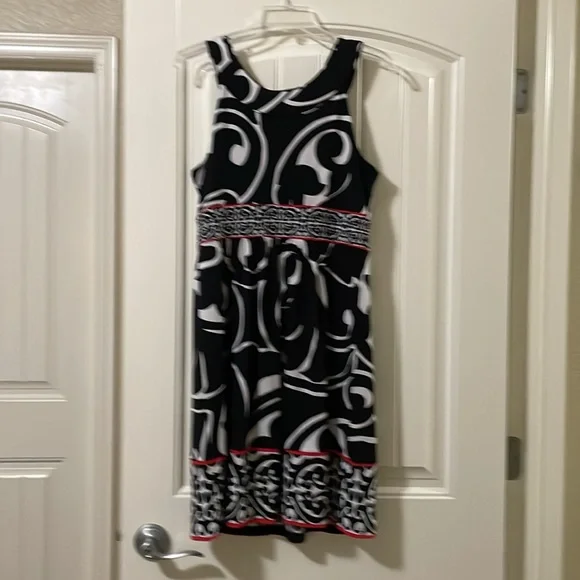 WHBM Medium Sleeveless black with white prints and red trim Midi Dress - Picture 5 of 8